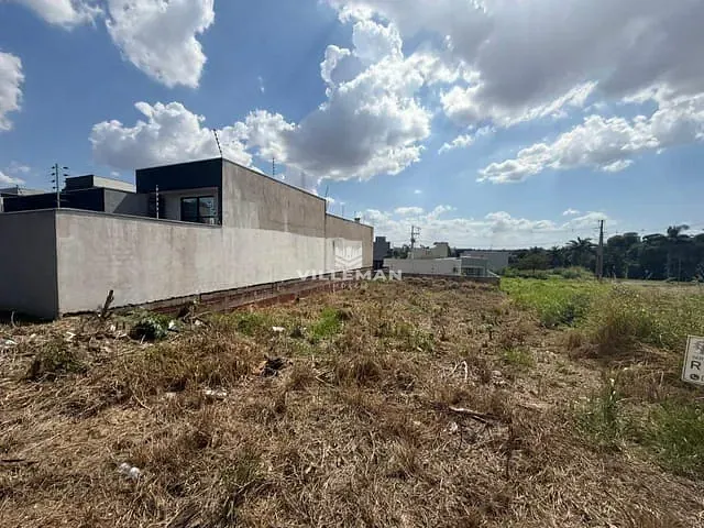 Terreno com 300m², à venda, no bairro Jardim Munique em Maringá