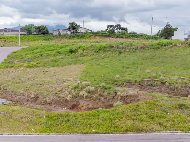 Terreno à venda, no bairro Jardim Orestes Thá em Quatro Barras
