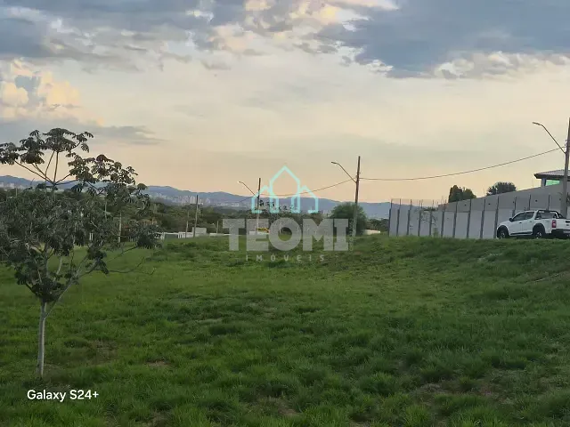 Terreno com 1036m², à venda, no bairro Loteamento Comercial e Residencial Village da Serra em Tremembé