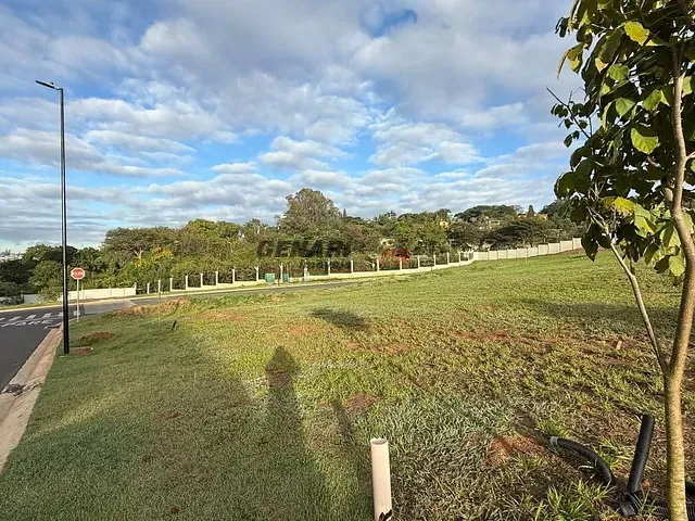 Terreno com 360m², à venda, no bairro Jardim Residencial Sapezal em Indaiatuba