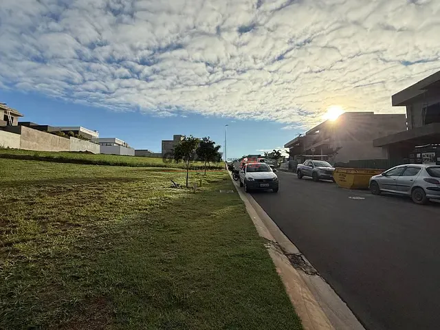 Terreno com 360m², à venda, no bairro Jardim Residencial Sapezal em Indaiatuba