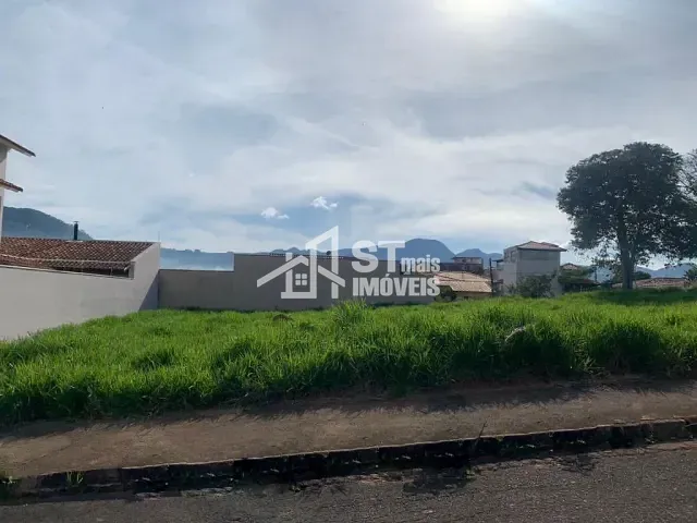 Terreno com 300m², à venda, no bairro Jardim Itália em Andradas