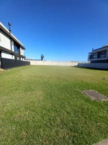 Terreno com 699m², à venda, no bairro Laranjal em Pelotas