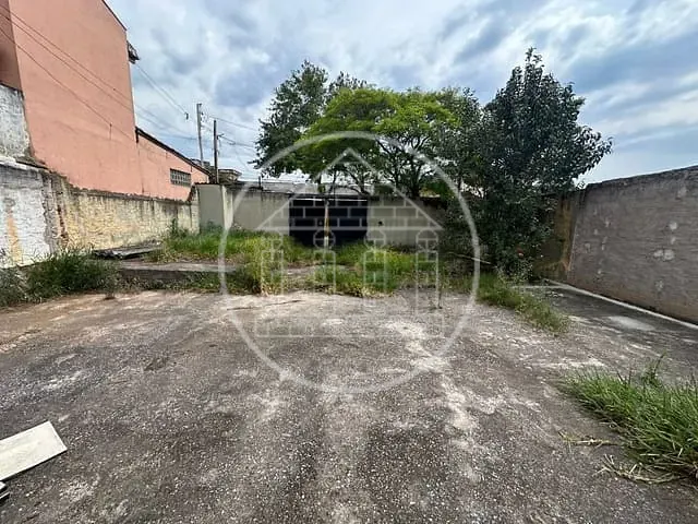 Terreno com 300m², à venda, no bairro Jardim das Imbuias em São Paulo