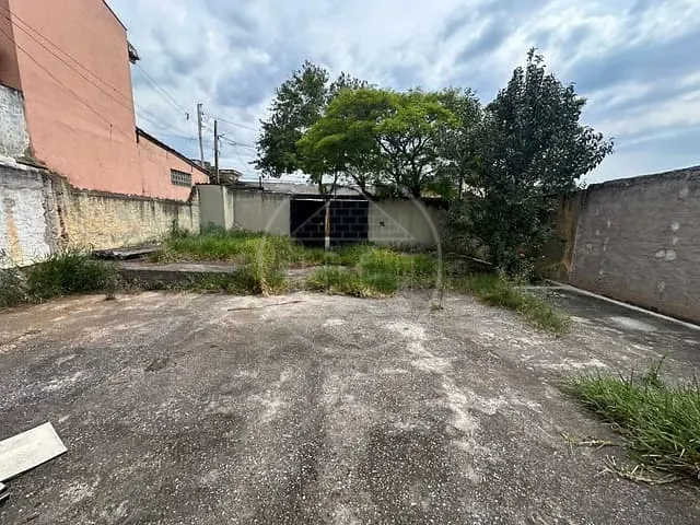 Terreno com 300m², à venda, no bairro Jardim das Imbuias em São Paulo