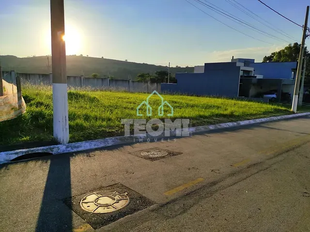 Terreno com 250m², à venda, no bairro Vale dos Cristais em Taubaté