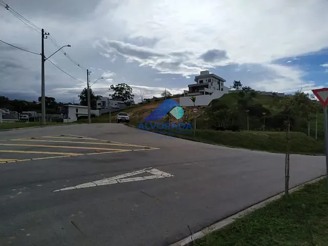 Terreno com 361m², à venda, no bairro Recanto dos Eucaliptos em São José dos Campos