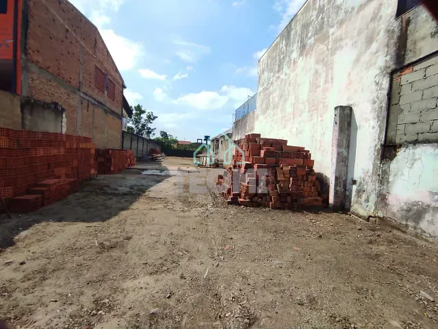 Terreno com 500m², para alugar, no bairro Vila Aparecida em Taubaté