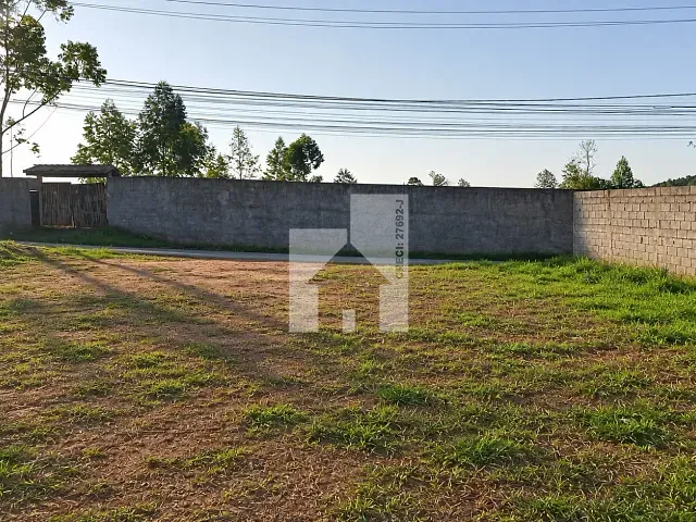 Terreno com 303m², à venda, no bairro Maracanã em Jarinu