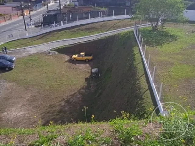 Terreno com 3305m², à venda, no bairro Cipó em Embu-Guaçu