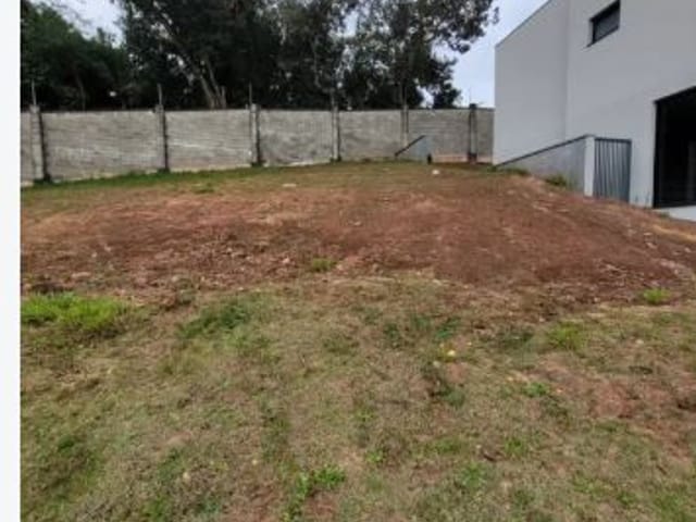 Terreno com 640m², à venda, no bairro Golf Village em Carapicuíba