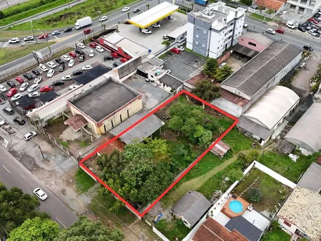 Terreno à venda, no bairro Cajuru em Curitiba