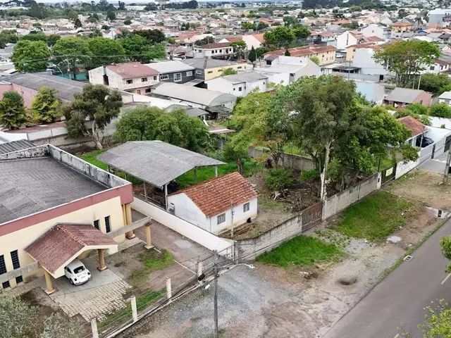 Terreno à venda, no bairro Cajuru em Curitiba