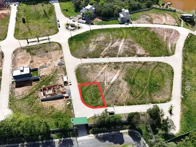 Terreno à venda, no bairro Vila Rivabem em Campo Largo