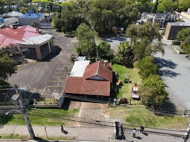 Terreno à venda, no bairro Santa Felicidade em Curitiba