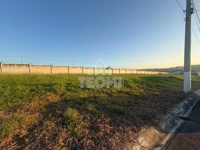 Terreno com 250m², à venda, no bairro Vale dos Cristais em Taubaté