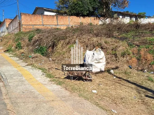 Terreno com 403m², à venda, no bairro Órfãs em Ponta Grossa