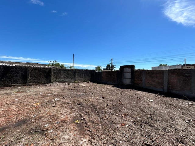 Terreno com 233m², à venda, no bairro Areal em Pelotas