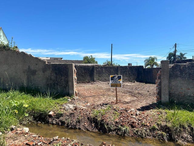 Terreno com 233m², à venda, no bairro Areal em Pelotas