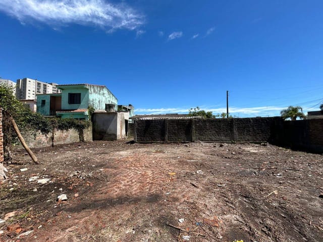 Terreno com 233m², à venda, no bairro Areal em Pelotas