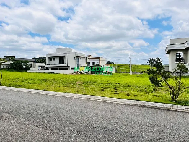 Terreno com 252m², à venda, no bairro Recanto dos Eucaliptos em São José dos Campos