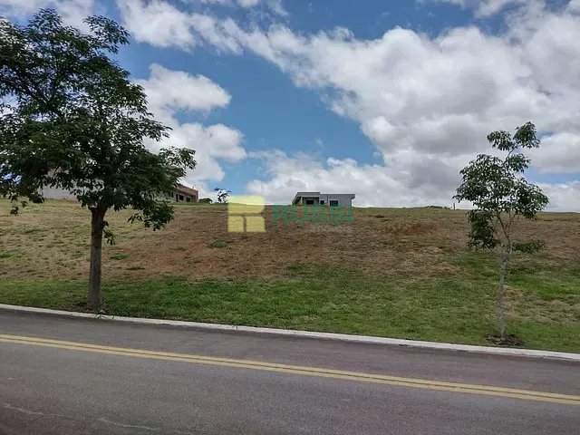 Terreno com 902m², à venda, no bairro Jardim Torrão de Ouro em São José dos Campos