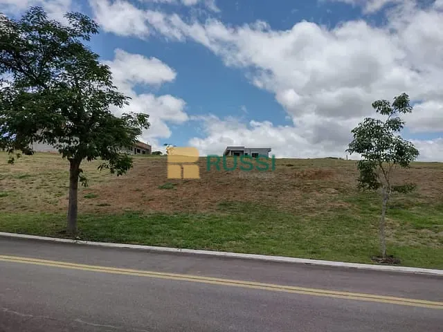 Terreno com 902m², à venda, no bairro Jardim Torrão de Ouro em São José dos Campos