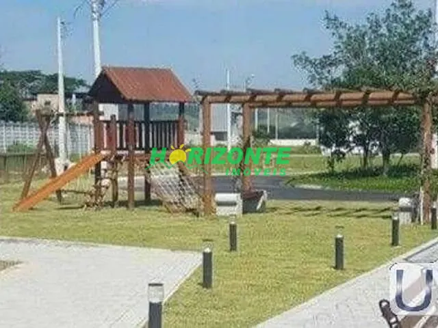 Terreno com 212m², à venda, no bairro Jardim Jacinto em Jacareí