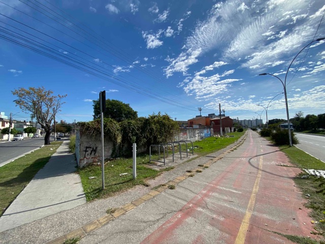 Terreno com 960m², à venda, no bairro Centro em Pelotas