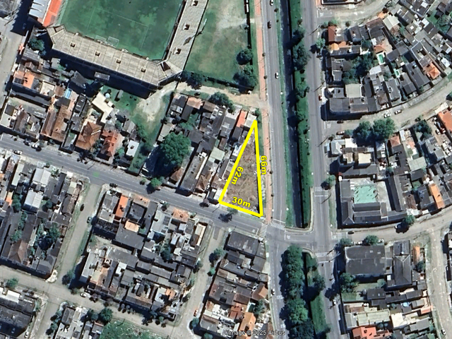 Terreno com 960m², à venda, no bairro Centro em Pelotas