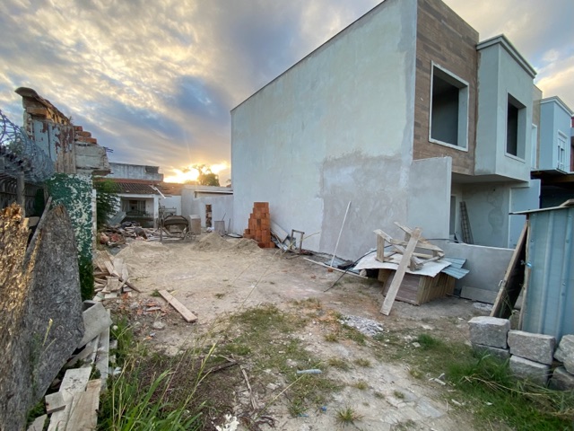 Terreno com 211m², à venda, no bairro Areal em Pelotas