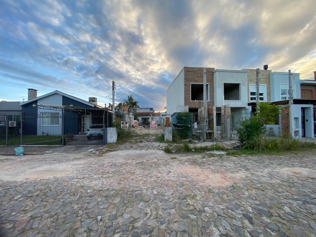 Terreno com 211m², à venda, no bairro Areal em Pelotas