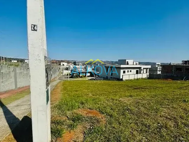 Terreno com 256m², à venda, no bairro Recanto dos Eucaliptos em São José dos Campos