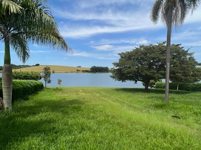 Terreno com 3000m², à venda, no bairro Jurumirim em Itaí