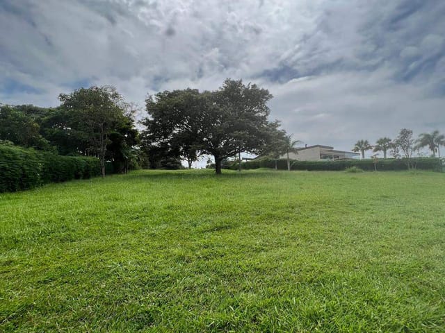 Terreno com 3000m², à venda, no bairro Jurumirim em Itaí