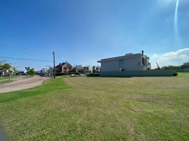 Terreno com 560m², à venda, no bairro São Gonçalo em Pelotas