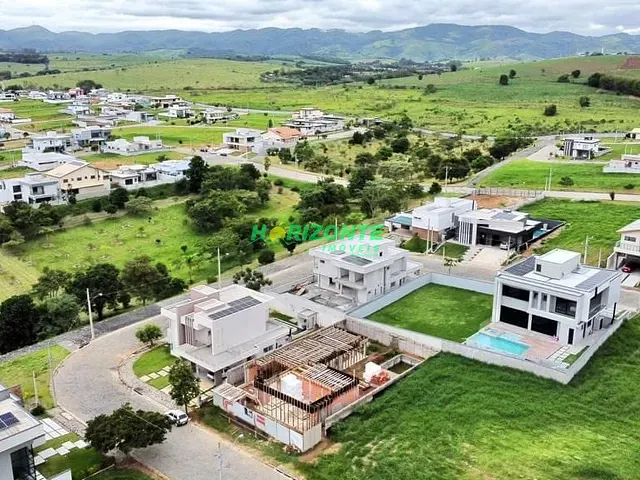 Terreno com 540m², à venda, no bairro Parque Residencial Maria Elmira em Caçapava