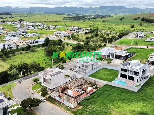 Terreno com 540m², à venda, no bairro Parque Residencial Maria Elmira em Caçapava