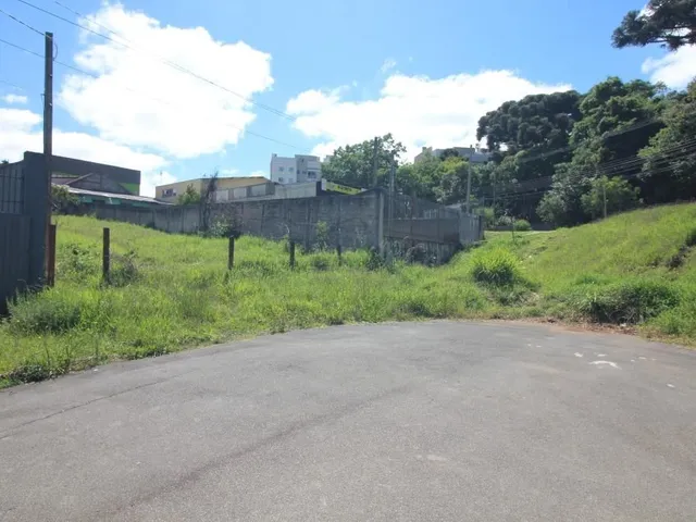 Terreno à venda, no bairro Pilarzinho em Curitiba