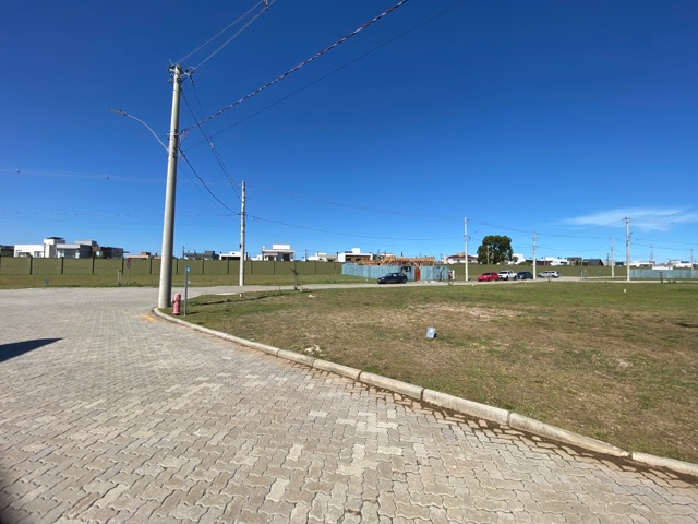 Terreno com 338m², à venda, no bairro Laranjal em Pelotas