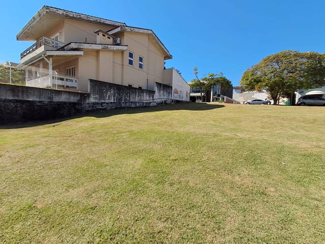 Terreno com 360m², à venda, no bairro Alphaville em Santana de Parnaíba