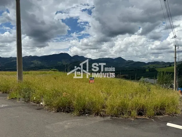 Terreno com 281m², à venda, no bairro Veredas da Serra em Andradas