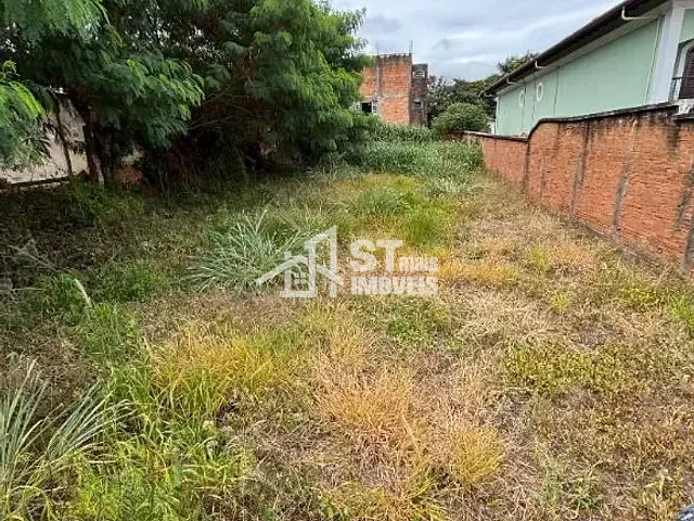 Terreno com 302m², à venda, no bairro Centro em Andradas