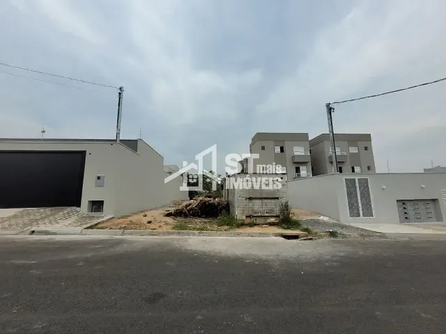 Terreno com 343m², à venda, no bairro Moradas Dos Passaros em Andradas