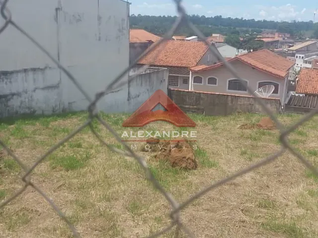 Terreno com 657m², à venda, no bairro Jardim Souto em São José dos Campos