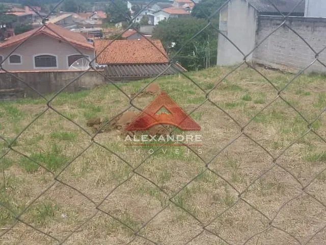 Terreno com 657m², à venda, no bairro Jardim Souto em São José dos Campos