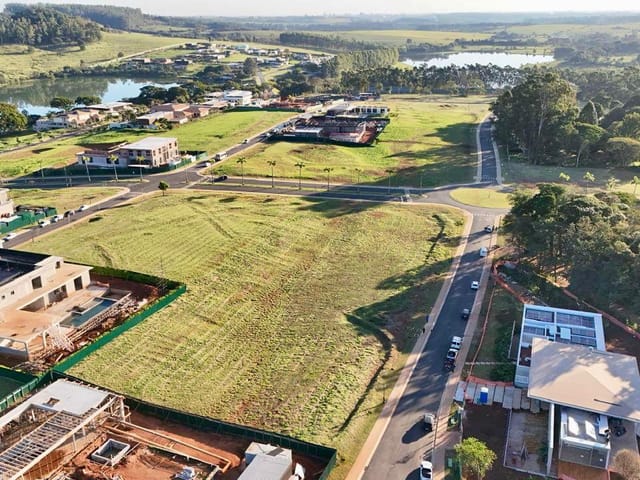 Terreno com 2500m², à venda, no bairro Condomínio Fazenda da Grama Golf Club em Itupeva