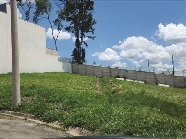 Terreno com 241m², à venda, no bairro Granja Viana em Cotia