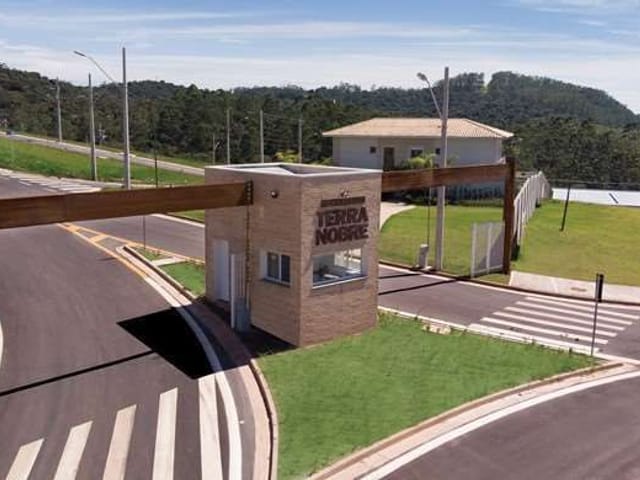 Terreno com 241m², à venda, no bairro Granja Viana em Cotia