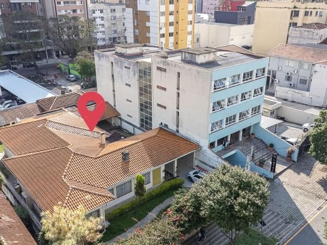 Terreno à venda, no bairro Centro em Curitiba